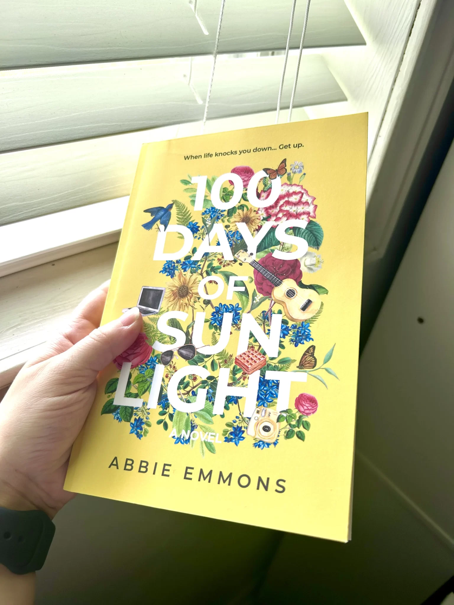 Book Review: 100 Days of Sunlight by Abbie Emmons