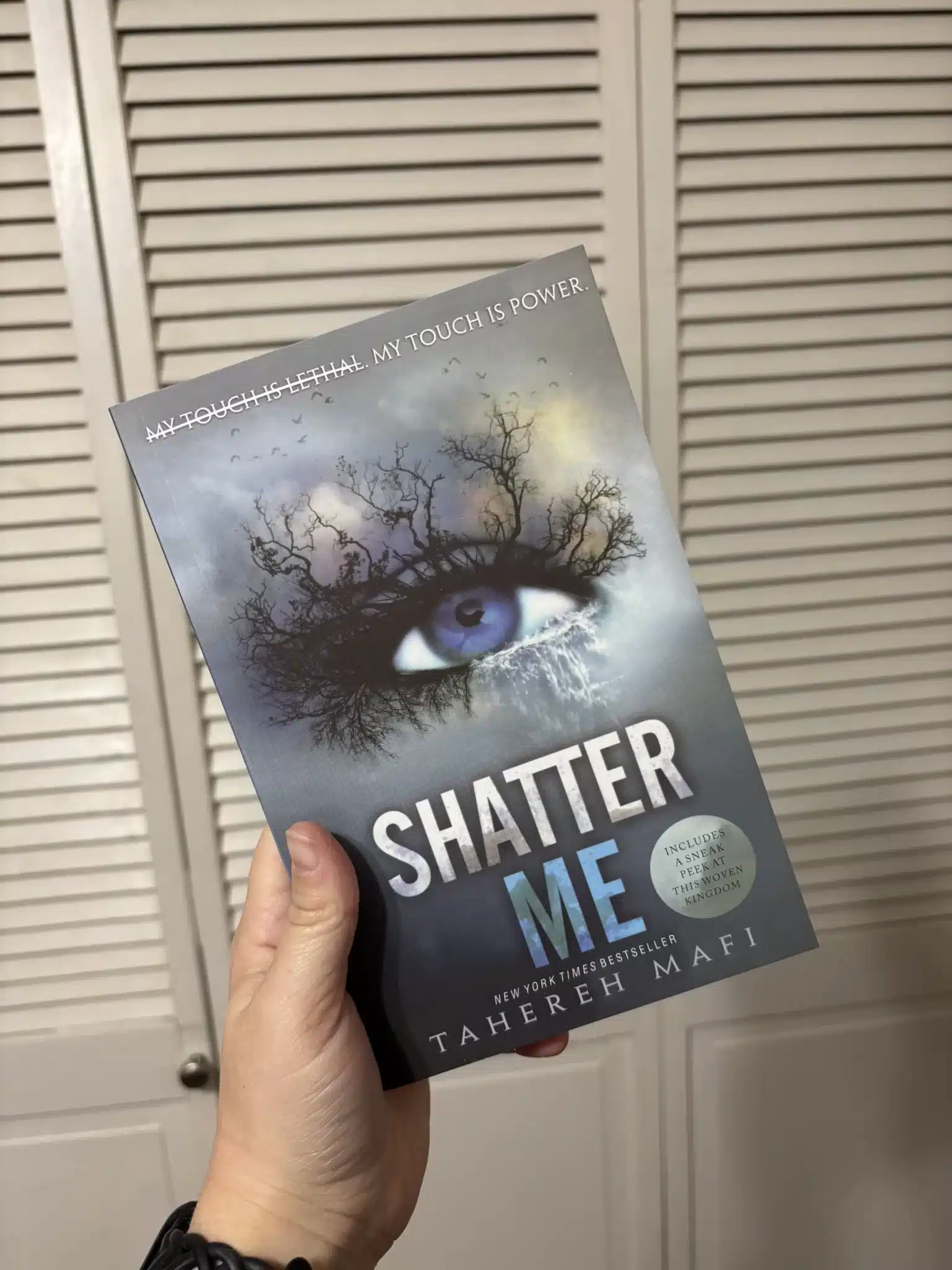 Book Review: Shatter Me by Tahereh Mafi